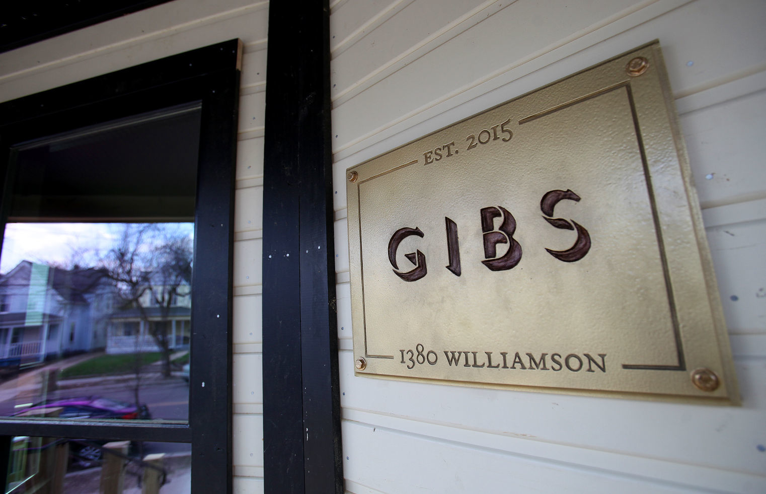 GIBS BAR 14-04172015183054 (copy)